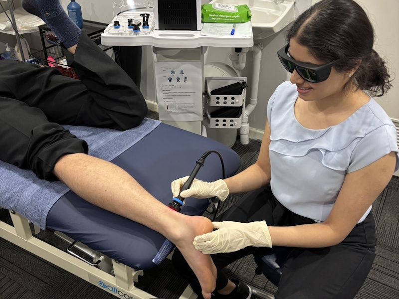 Laser-Therapy-on-an-elbow-800x600-1 Class 4 Laser Therapy in Mount Lawley