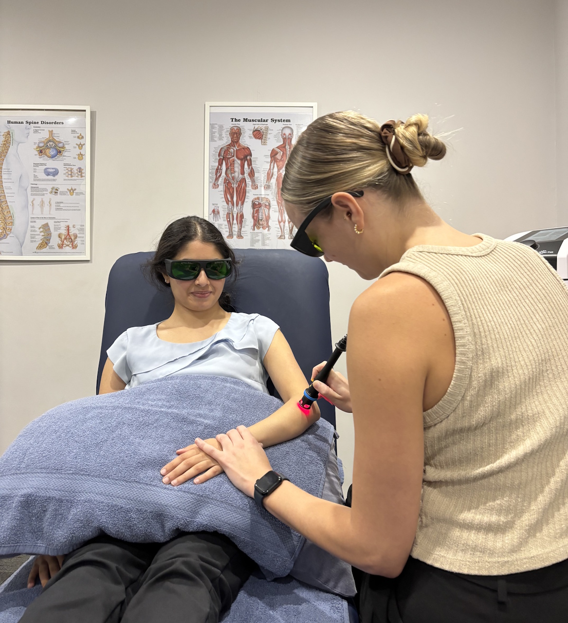 Laser-Therapy-on-an-elbow-800x600-1 Class 4 Laser Therapy in Mount Lawley